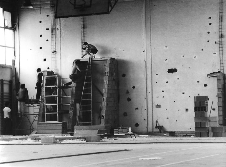 1982 - Lycée de Corbeil-Essonnes - Construction mur escalade - plan incliné