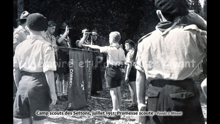 Camp scout des Settons, juillet 1951. Promesse scoute.