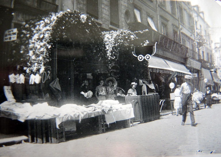 Braderie rue Saint-Spire à Corbeil-Essonnes